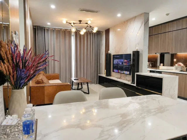 Cho thuê Căn Hộ Oriental Plaza 106M 3PN chỉ 13tr/th Lh 0938771300