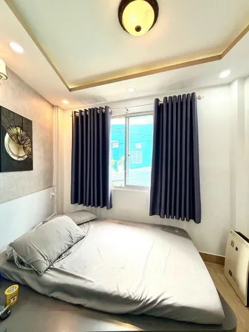 Nhà mặt tiền, 3 tầng, 2p, 3wc, S.iêu vị trí, 5p ra ngã tư Phú Nhuận