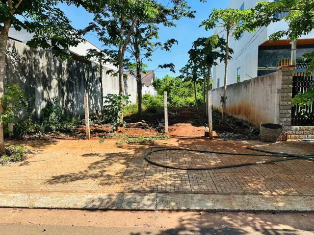 Bán nhanh 207m2 đất đối diện chợ Hòa Long, MT đường nhựa sát Hương lộ 2 giá nét 3 tỷ 030