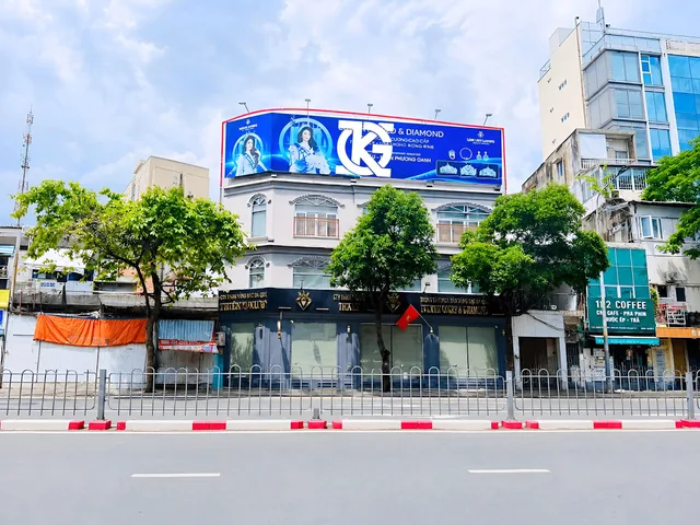 ❇️❇️ Cho Thuê Nhà Mặt Tiền: 102bis Nguyễn Văn Cừ - Quận 1 - 15x5.5m, 4 tầng