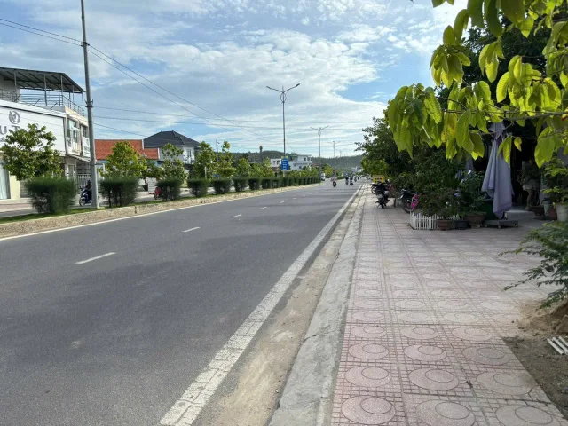 0938113403 Bán Đất mặt tiền 2/4 Ninh Hiệp 96m2 có sẵn 96 m2 thổ cư giá 36.48 tỷ tại Phường Ninh Hiệp Thị xã Ninh Hòa Khánh Hòa