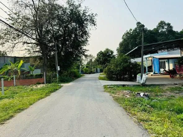 Đất TPHCM ngang 10 hơn 400m sẵn thổ cư