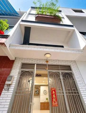 Ngộp nặng! giảm sâu bán nhà 3 tầng, hẻm 3m, vài bước ra Mặt Tiền CMT8, gần Bảy Hiền - sổ A4 - 2.x tỷ
