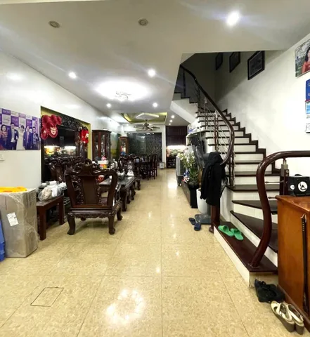 Cho thuê nhà VĂN CAO, Ba Đình. 20 triệu/ tháng. Ưu tiên: Văn Phòng, Công ty, Chuyên gia, Hộ Gia đình.