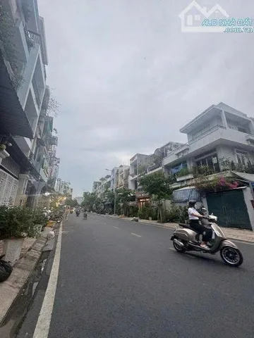 Bán Nhà Mặt Tiền 2 Chấn Hưng, Phường 6, Quận Tân Bình
