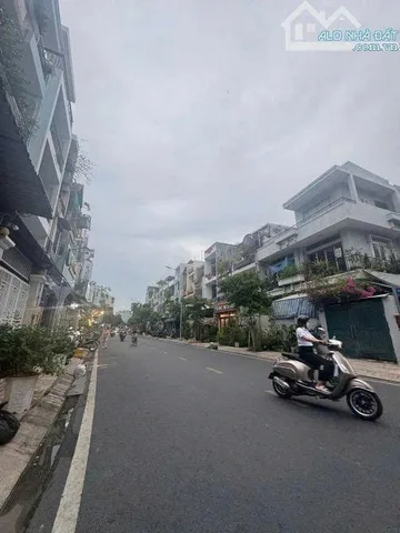 Bán Nhà Mặt Tiền 2 Chấn Hưng, Phường 6, Quận Tân Bình