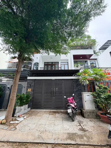 Bán Nhà riêng 100m2 có sẵn 100 m2 thổ cư giá 8.15 tỷ tại Xã Vĩnh Thái Thành phố Nha Trang Khánh Hòa