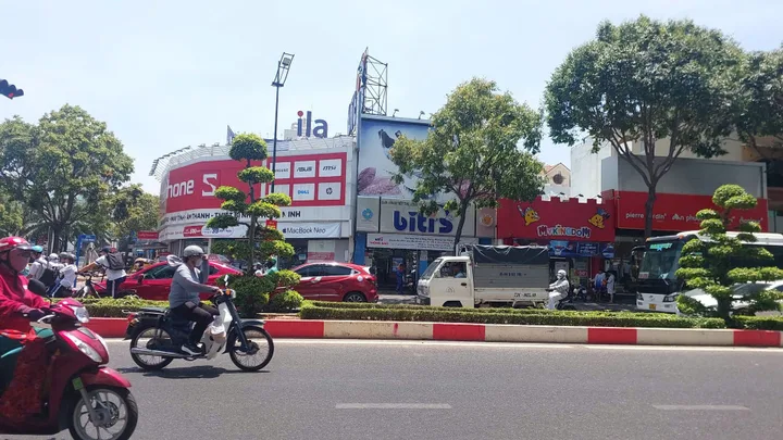 🔥 CHO THUÊ NHÀ MẶT TIỀN NGAY GÓC LÊ HỒNG PHONG GIAO THỐNG NHẤT MỚI – 216M² – GIÁ 100 TRIỆU/THÁNG