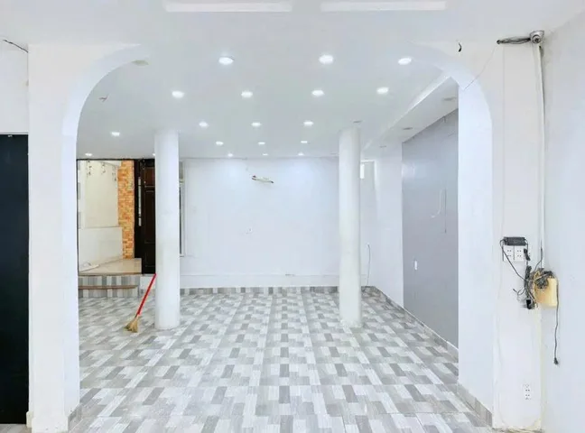 💎 CHO THUÊ NHÀ MẶT TIỀN NGUYỄN VĂN TRỖI – NGANG 7.5M – 225M² – 35 TRIỆU/THÁNG