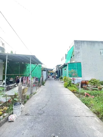 Nhà cũ cấp 4 65m2 ở Tân Xuân Hóc Môn giá 700 triệu Sổ Hồng Riêng