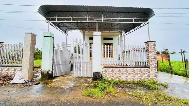 Bán Nhà riêng 130m2 có sẵn 60 m2 thổ cư giá 890 triệu tại Đường Lê Chân Phường Yên Thế Thành phố Pleiku Gia Lai