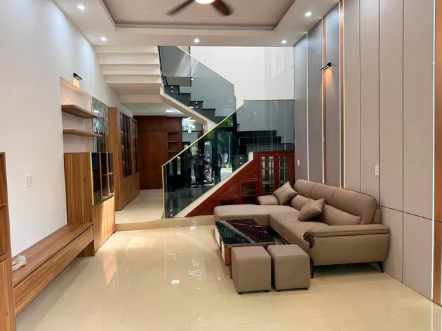Bán nhà 2 tầng mặt tiền Lê Thiệt 📌📌📌Làm việc trực tiếp giá tốt !!!