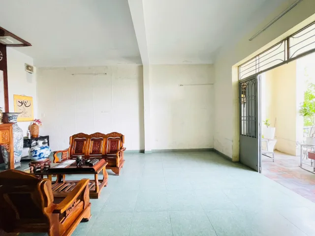 BÁN ĐẤT TẶNG NHÀ 2,5 TẦNG ĐƯỜNG 10,5m GẦN NGAY BẾN XE TRUNG TÂM - GIÁ TỐT