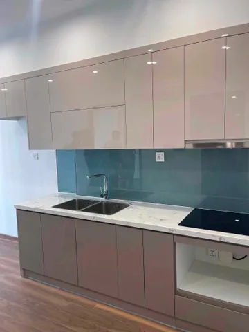 Cho thuê 1N+ tòa BE4 – 6 triệu vào ở luôn 
 2ĐH, nóng lạnh, tủ bếp, rèm
🏠 Nhà mới nhận,chưa qua sử dụng  thơm mùi nội thất