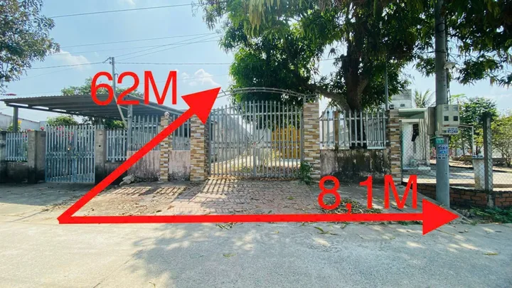 Bán Đất có nhà cấp 4 gần Vòng xoay hắc Dịch. 8 × 62