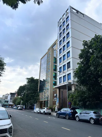 BÁN TÒA NHÀ 40 HOÀNG VIỆT, TÂN BÌNH, 240M² – 2 HẦM 10 TẦNG, HỢP ĐỒNG THUÊ 500TR/THÁNG, ~3.5%/NĂM. GIÁ 170 TỶ.