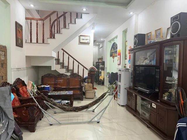 BÁN NHÀ Quận 2, khu đường Nguyễn Trung Nguyệt  dt đất 66M² nhà 2 lầu ngang 4,17m nở hậu vuông GIá bán có TL