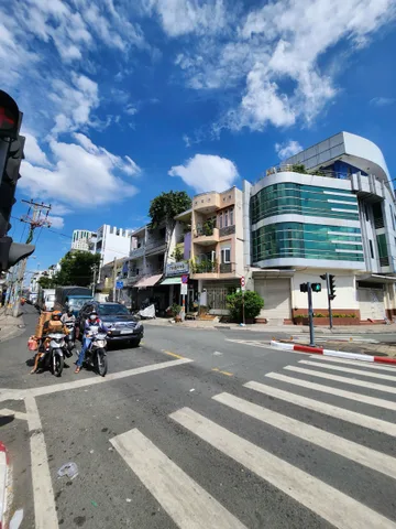 Bán Nhà Mặt Tiền 2-4-6 Cao Văn Lầu, Phường 1, Quận 6