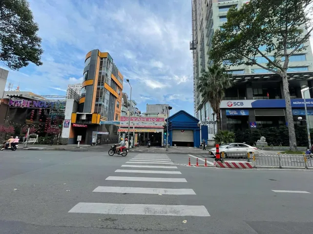 Bán Nhà Mặt Tiền 909 Trần Hưng Đạo, Phường 1 , Quận 5