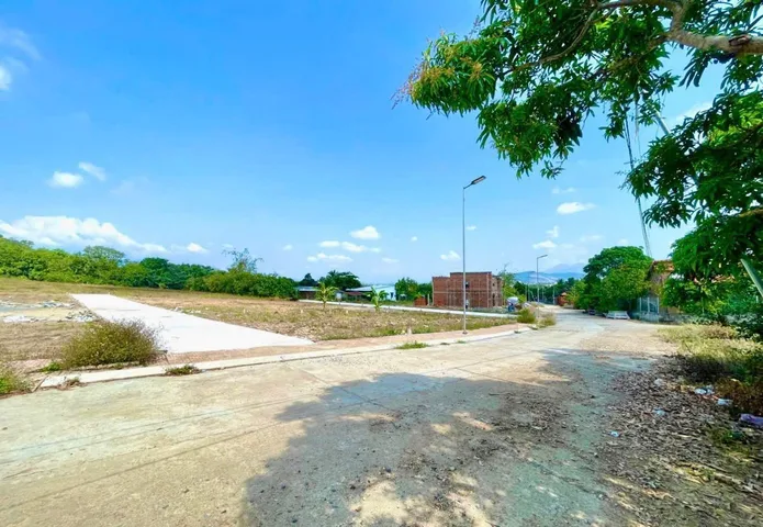 ĐẤT NỀN "MẶT TIỀN KHOÁNH HẬU" – ĐƯỜNG Ô TÔ 5M, SỔ SẴN 84M² CHỈ 882