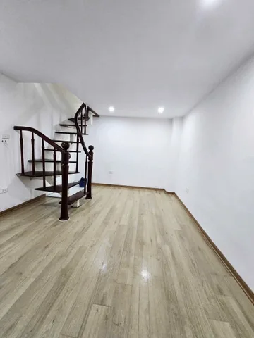 MẶT PHỐ KIM MÃ – BA ĐÌNH – 20M² × 5 TẦNG + HẦM – 4PN – 4WC – KINH DOANH MỌI MẶT HÀNG – 12 TRIỆU/THÁNG