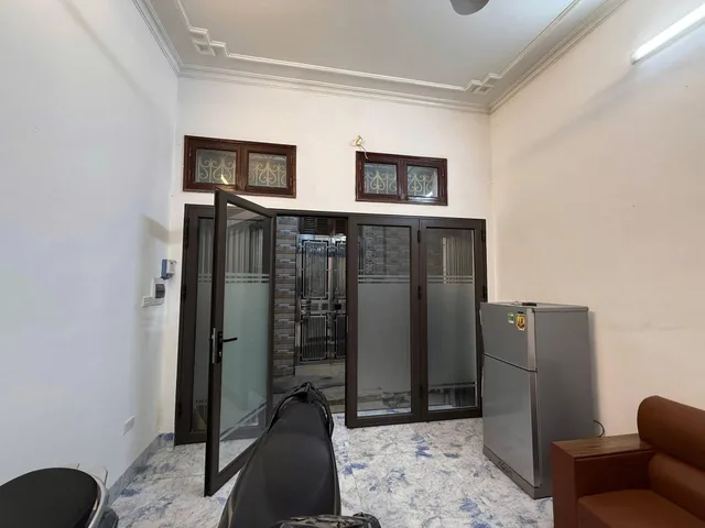 KHƯƠNG THƯỢNG – ĐỐNG ĐA – GẦN ĐẠI HỌC Y – 30M² × 3 TẦNG – 2PN RỘNG – Ô TÔ CON VÀO NHÀ – 10 TRIỆU/THÁNG
