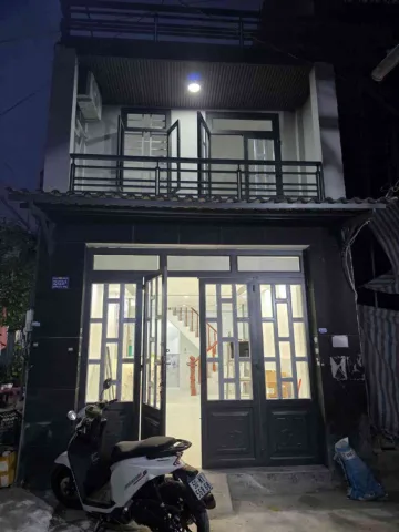 4,2 x 10m, 2 tầng, 2pn, 2wc. oto xe tải đậu cửa, hẻm thông, thuận lợi vừa ở vừa kinh doanh. sát eon mail tân phú