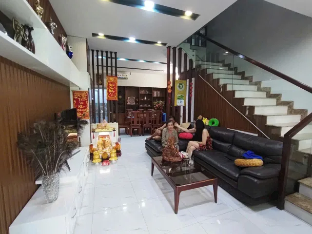 Giảm giá 500 triệu - Bán nhà Mega Village Khang Điền - đường 20m - Nội thất cao cấp