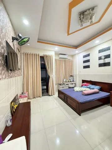 NHÀ 4 TẦNG BTCT NGAY CHỢ TÂN BÌNH - MUA Ở NGAY 4PN 5 WC - 66M2 RẤT THOÁNG MÁT - CÓ CHỖ GẮN THANG MÁY - HOÀN CÔNG ĐỦ - NHỈNH 8 TỶ