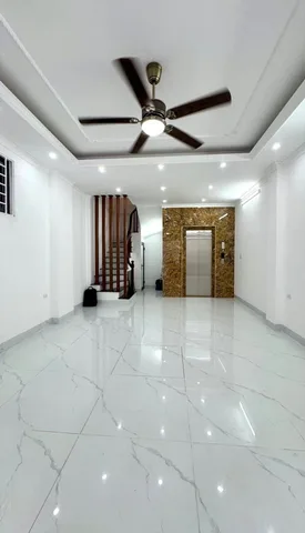 NHÀ ĐẸP TRUNG TÂM VIỆT HƯNG – 6 TẦNG THANG MÁY – GẦN Ô TÔ – NHÀ MỚI CỨNG