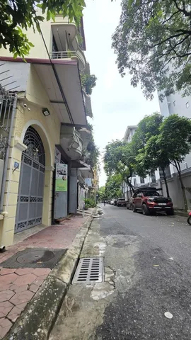 Bán Nhà Hoàng Sâm. Cầu Giấy. Ô Tô. Vỉa Hè. DT 61m2. MT 3.7m. 5 Tầng. Giá 24.3 Tỷ.