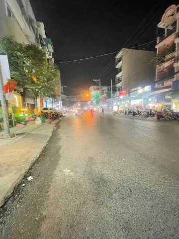 ÁN NHÀ SÁT CHỢ PHẠM VĂN BẠCH – 72M² – 4 TẦNG – THANG MÁY – 3PN
