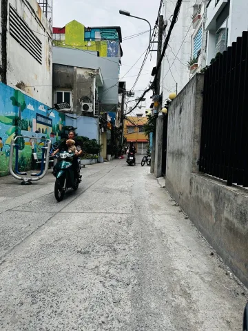 NGAY HOÀNG VĂN THỤ - 2 TẦNG - HẺM XE HƠI TỚI CỬA -  KHU VIP PHƯỜNG 1 - 54M² - NGUYỄN TRỌNG TUYỂN