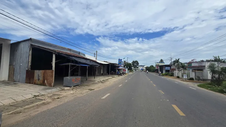 Bán Nhà riêng 172.2m2 có sẵn 127 m2 thổ cư giá 2.9 tỷ, có 🌹