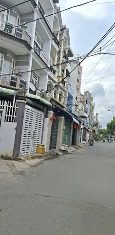 Nhà 4 tầng Hương lộ 2, chỉ hơn 6t, đường xe tải thông