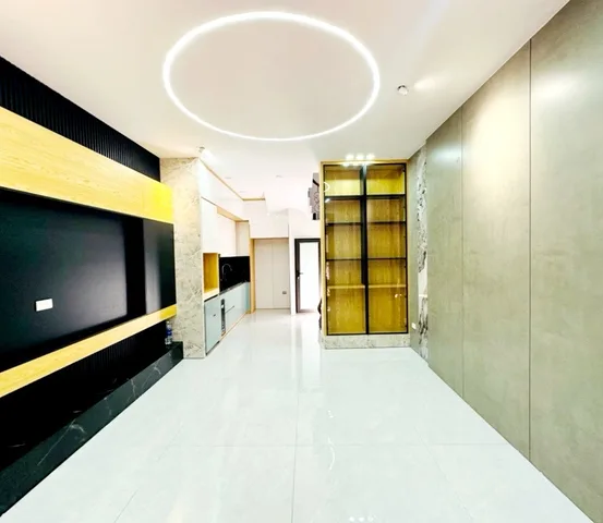 Nhà riêng 5 tầng, 33m2, mt 4m, gần ô tô giá 10.5 tỷ tại Đường Xuân La, Quận Tây Hồ, Hà Nội