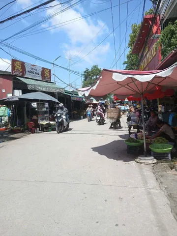 Cần bán căn nhà ngay chợ bắc đông đúc