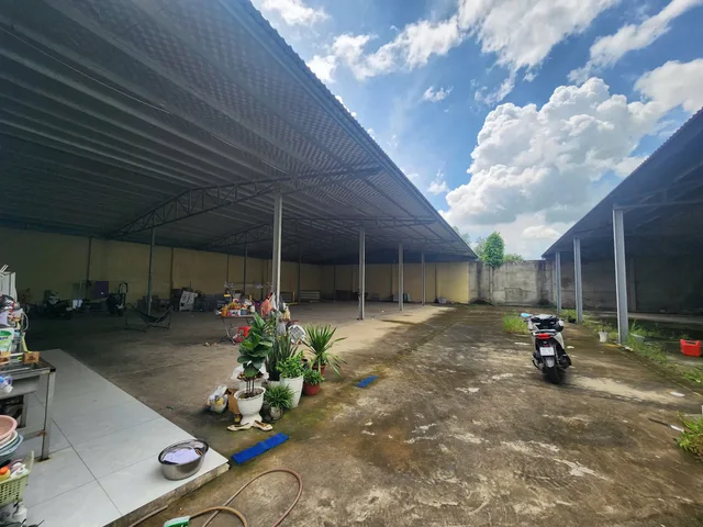 Bán Kho, nhà xưởng 2108m2 có sẵn 300 m2 thổ cư giá 27.5 tỷ tại Đường DT 768 Xã Tân Bình Huyện Vĩnh Cửu Đồng Nai