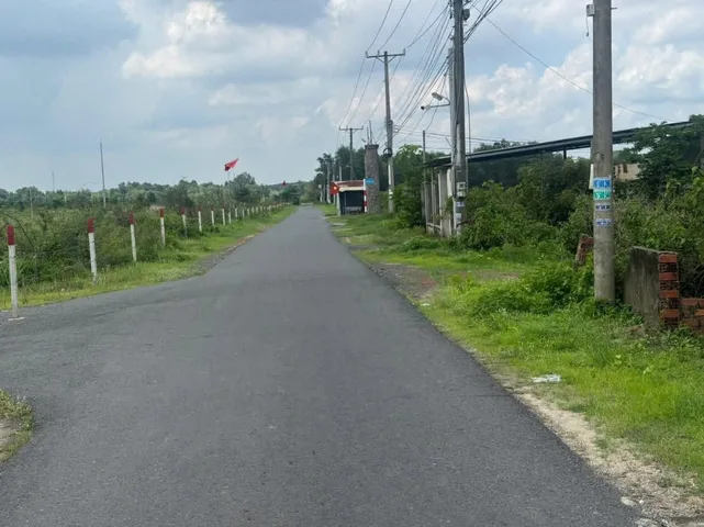 Lô 100m2 giá 4tỷ2 ngay khu Dân cư - Kinh doanh sầm uất - Đã có sổ hồng