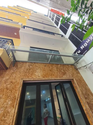 Cho thuê nhà 7 tầng THANG MÁY tại ngõ 535 LẠC LONG QUÂN, Tây Hồ. 30 triệu/ tháng. Ưu tiên: Văn Phòng, Spa, KD Onl, Hộ GĐ, Khách nước ngoài