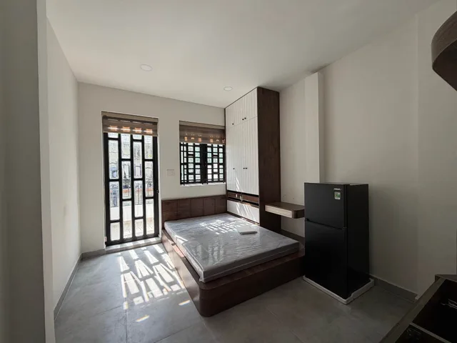 CĂN HỘ DỊCH VỤ SIÊU ĐỈNH 10 PHÒNG FULL NỘI THẤT  - 3 TẦNG - LẠC LONG QUÂN - THÔNG THOÁNG