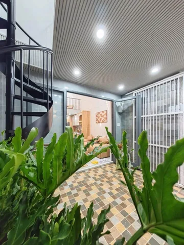 💰Bán nhà Hải sơn,khu vực trung tâm Hải Châu 
Diện tích:48 m2 ngang 3.92 m kết cấu 2 tầng mới full 3.X Tỷ