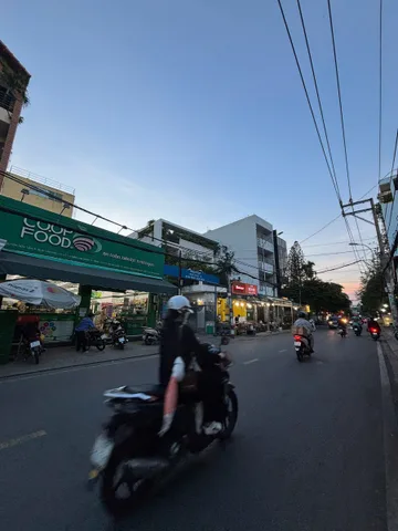 ĐI BỘ ra sân bay TSN -  VIP - TRƯỜNG CHINH – 4 TẦNG – GẦN GA T3 – NHINH 9TY