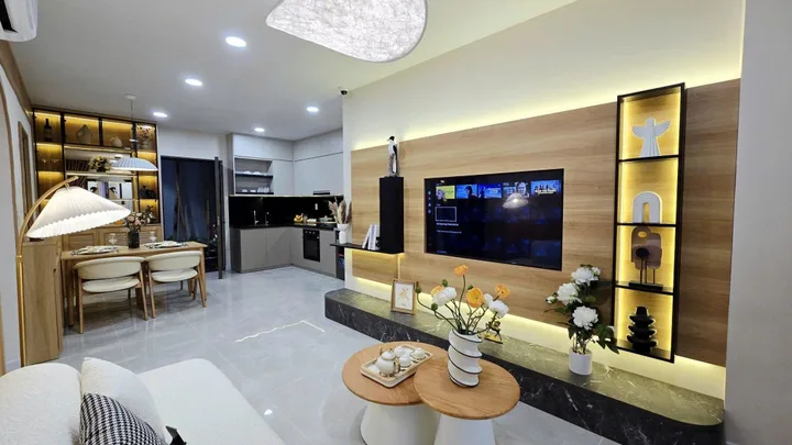 VINCOM THÌ KHÔNG THỂ DỜI – CÒN QUỸ ĐẤT BÊN CẠNH THÌ NGÀY CÀNG ÍT