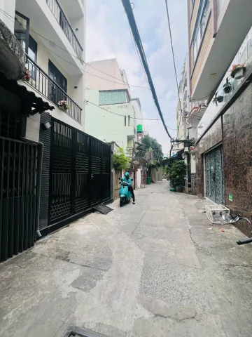NHÀ ĐẸP - NGANG 6.3M - 84M² - 2 TẦNG - HUỲNH VĂN BÁNH - TRƯỜNG SA - HẺM SACH ĐẸP