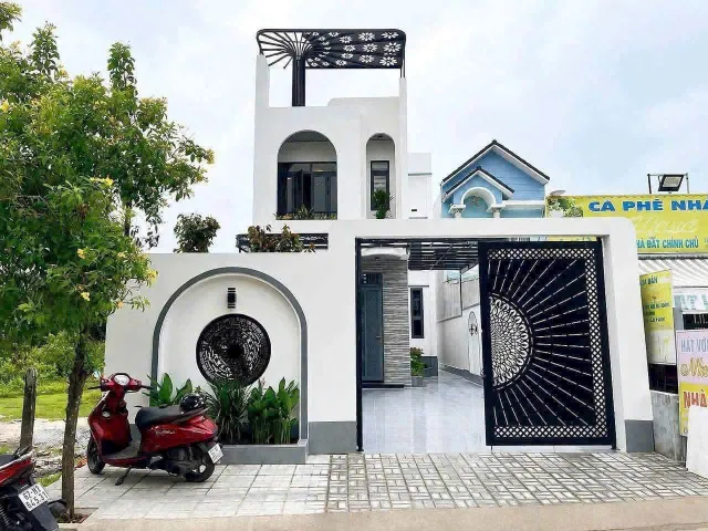 Bán nhà đẹp mới xây sân rộng xã Mỹ Hạnh Nam, Đức Hòa dt 336m2 , 1 lầu , 3pn,3wc giá 4,95 tỷ