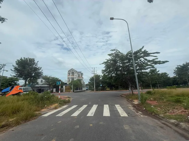 Bán Đất 100.6m2 có sẵn 100.6 m2 thổ cư giá 3.15 tỷ tại Phường Phú Mỹ Thành phố Thủ Dầu Một Bình Dương