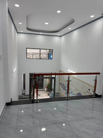 Bán nhà sổ hồng riêng,sau chợ đầu mối,Hóc Môn. Nhà xây mới 100%.