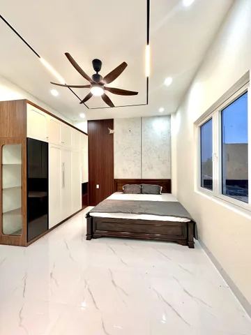 Nhà ven sông, khu biệt thự dân trí cao cấp, hướng nam, đã có sẵn sổ hồng hoàn công