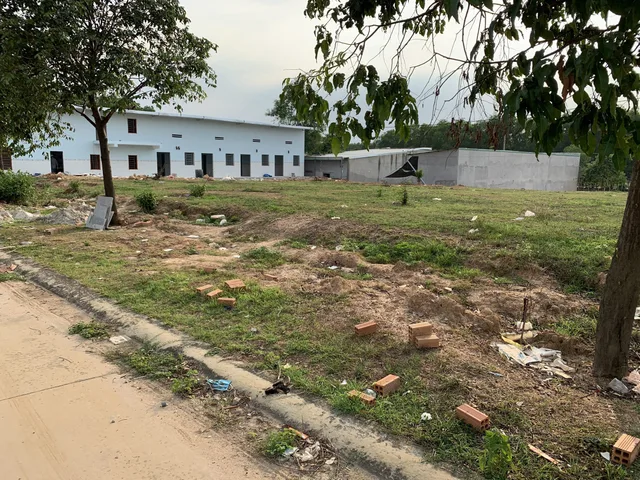 Bán Đất 150m2 có sẵn 150 m2 thổ cư giá 1.8 tỷ tại Đường NL18 Phường Thới Hòa Thị xã Bến Cát Bình Dương
